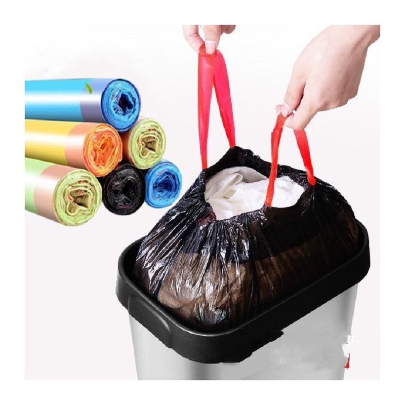 Plastic garbage bags with handles